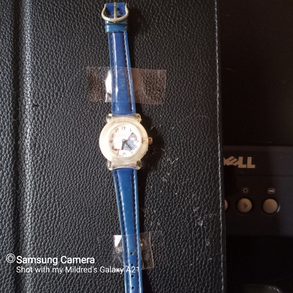 Watch - Picture 2 of 3